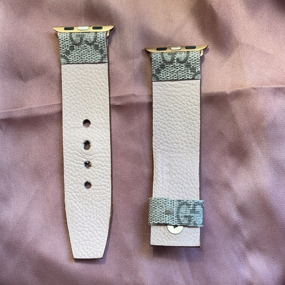 🌸Authentic Gucci Apple Watch Band🌸 - Picture 2 of 3
